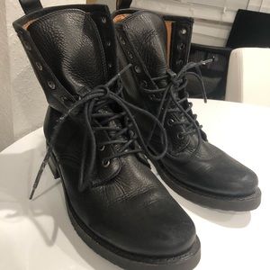 Frye Veronica Combat Boots size 9